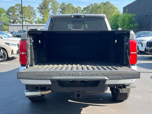 Used 2025 Toyota Tacoma Limited image 5