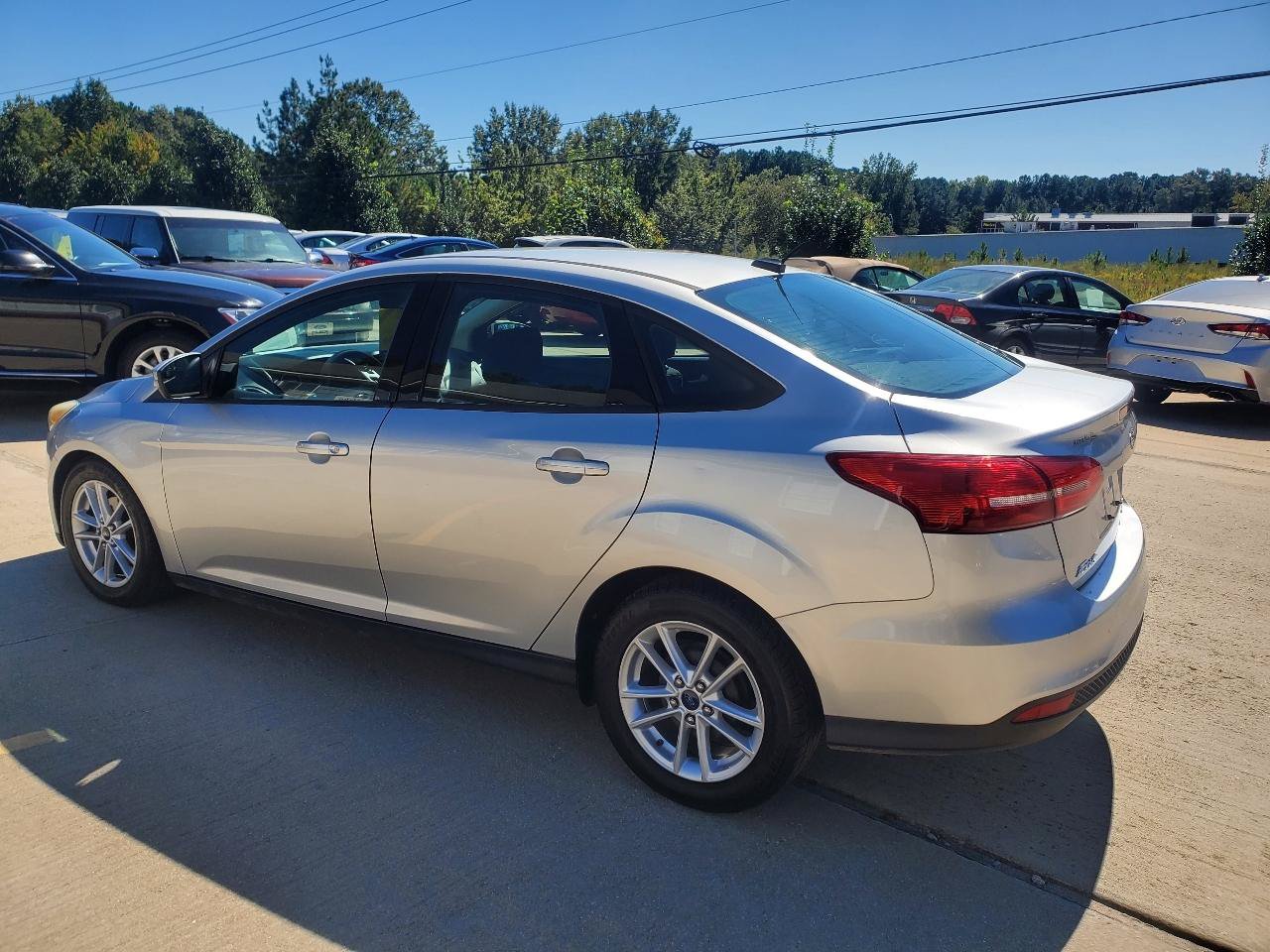 Used 2015 Ford Focus SE FWD image 11