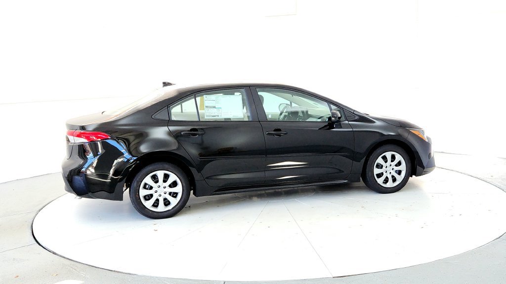 New 2027 Toyota Corolla LE FWD image 6