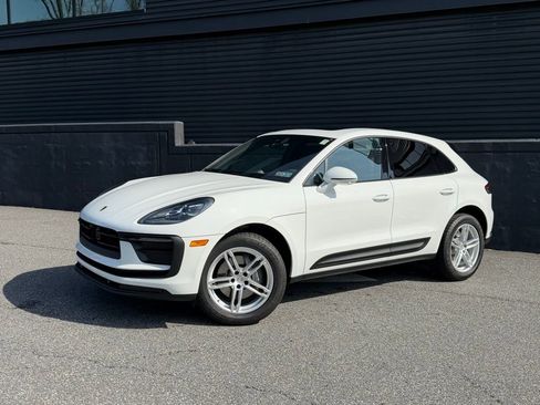 Certified 2026 Porsche Macan image 6