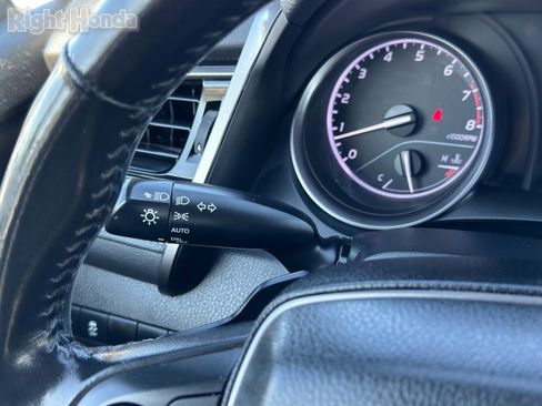 Used 2023 Toyota Camry SE image 30