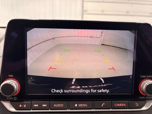 Used 2025 Nissan Altima 2.5 SV FWD image 17