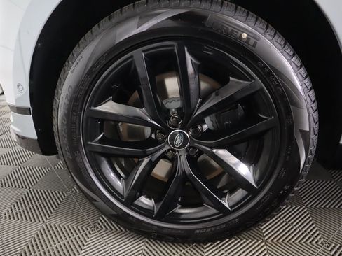 New 2026 Land Rover Range Rover Velar Dynamic SE image 31