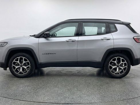 Used 2025 Jeep Compass Limited image 5