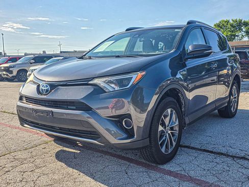 Used 2016 Toyota RAV4 XLE w/ Convenience Package AWD/4WD image 3