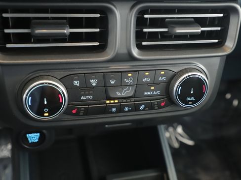 Used 2023 Ford Maverick Lariat w/ Lariat Luxury Package image 16