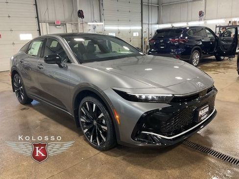 New 2026 Toyota Crown Platinum image 1