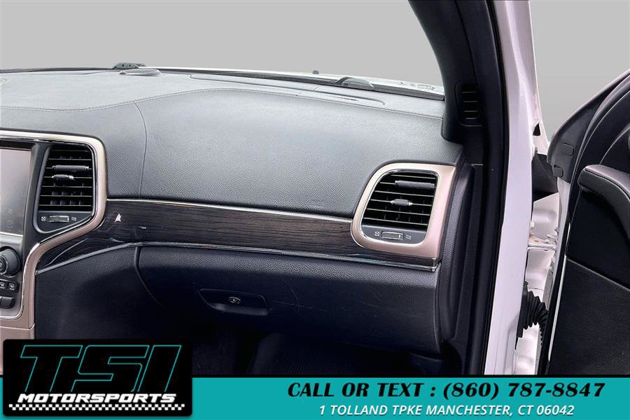 Used 2017 Jeep Grand Cherokee Overland AWD/4WD image 14