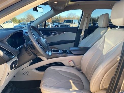 Used 2020 Lincoln Nautilus Reserve image 13