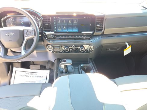 New 2026 Chevrolet Silverado 1500 ZR2 image 13