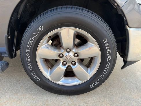Used 2019 RAM 1500 Big Horn RWD image 9