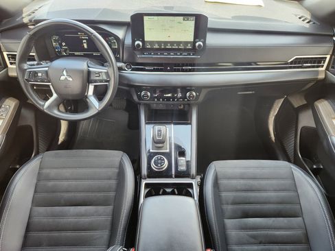Used 2024 Mitsubishi Outlander SE Black Edition image 21