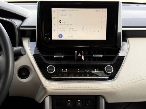 Used 2024 Toyota Corolla Cross XLE w/ Convenience Package image 39