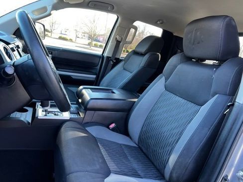 Used 2017 Toyota Tundra SR5 w/ SR5 Upgrade Package AWD/4WD image 14