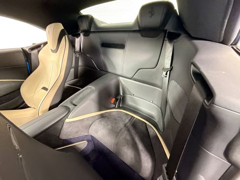 Certified 2025 Ferrari Roma Base image 19