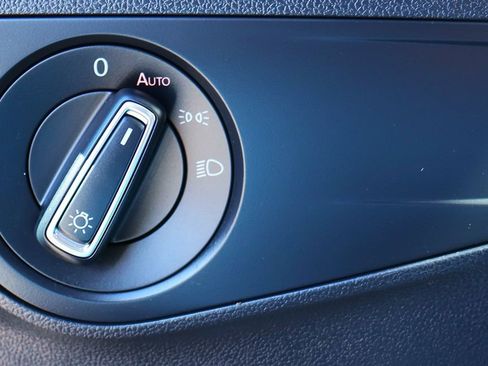 Used 2022 Volkswagen Tiguan SE R-Line image 44