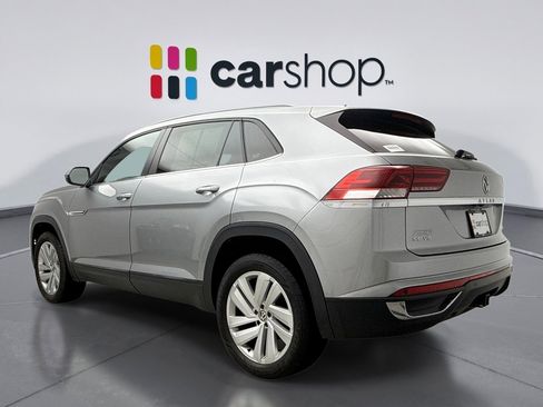 Used 2022 Volkswagen Atlas Cross Sport SE image 3
