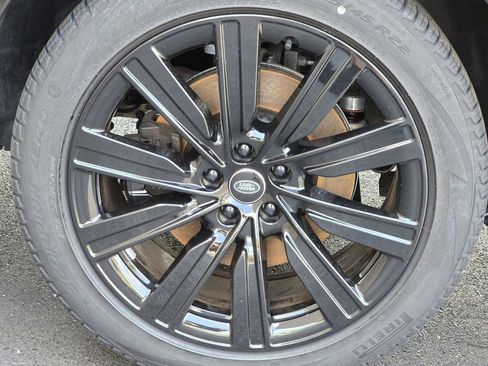 New 2025 Land Rover Range Rover SE AWD/4WD image 43