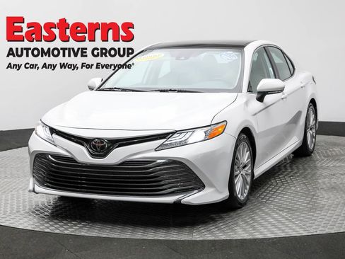 Used 2019 Toyota Camry XLE image 1