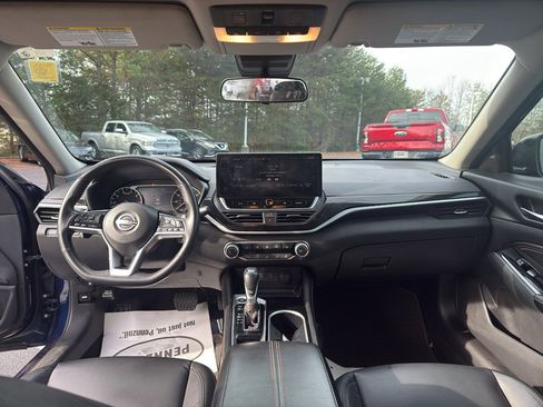 Used 2023 Nissan Altima 2.5 SR w/ SR Premium Package image 19