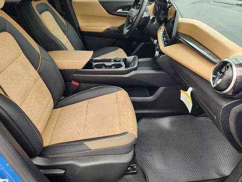 Used 2025 Chevrolet Equinox ACTIV w/ Safety and Technology Package image 14