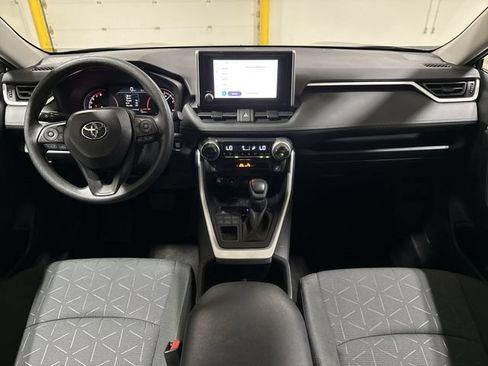 Used 2025 Toyota RAV4 XLE AWD/4WD image 10