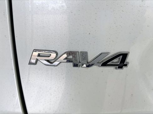 Used 2019 Toyota RAV4 XSE w/ Carpet Mat Package AWD/4WD image 9