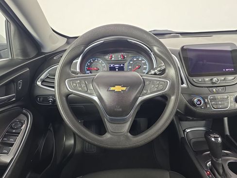 Used 2020 Chevrolet Malibu LT FWD image 15
