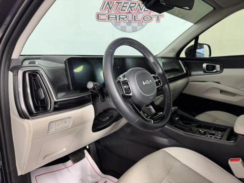 Used 2025 Kia Sorento EX AWD/4WD image 10