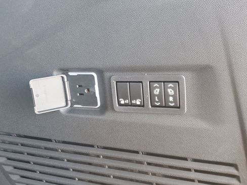 New 2026 Chevrolet Suburban LT w/ Comfort Package image 7