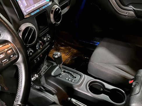 Used 2016 Jeep Wrangler Sport AWD/4WD image 13