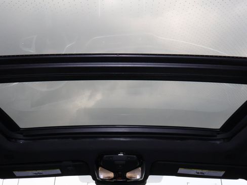 Used 2025 BMW X6 xDrive40i w/ Executive Package image 13