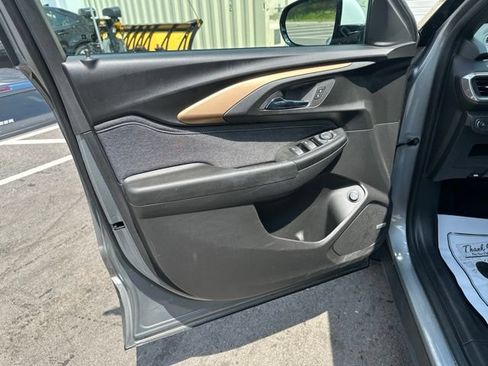 Used 2023 Chevrolet TrailBlazer ACTIV w/ Sun and Liftgate Package AWD/4WD image 18