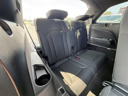 Used 2025 Audi Q7 3.0T Prestige AWD/4WD image 23
