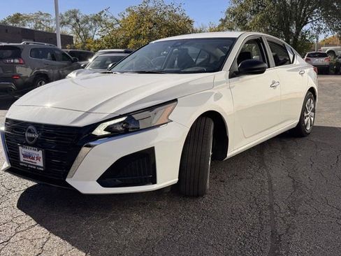 Used 2025 Nissan Altima 2.5 S FWD image 30