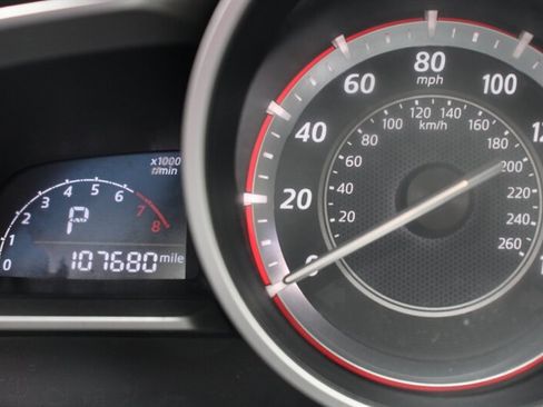 Used 2014 MAZDA MAZDA3 i Touring w/ Moonroof Package 1 FWD image 7