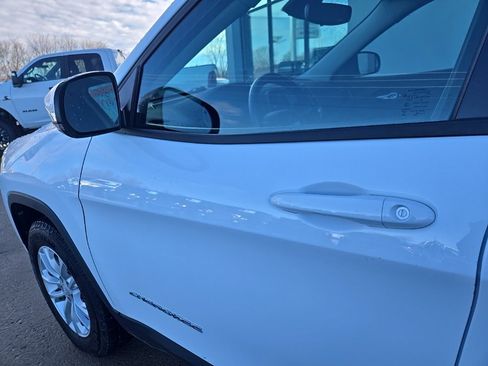 Used 2021 Jeep Cherokee Latitude image 27