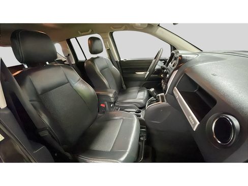 Used 2017 Jeep Compass Latitude AWD/4WD image 17
