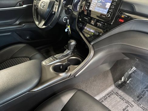 Used 2023 Toyota Camry SE image 15