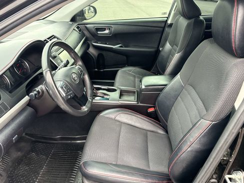 Used 2017 Toyota Camry SE image 11