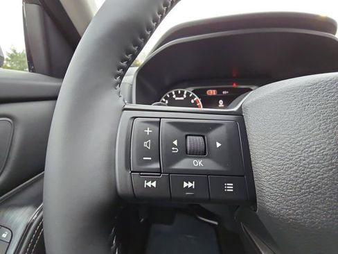 Used 2026 Nissan Rogue SV image 11