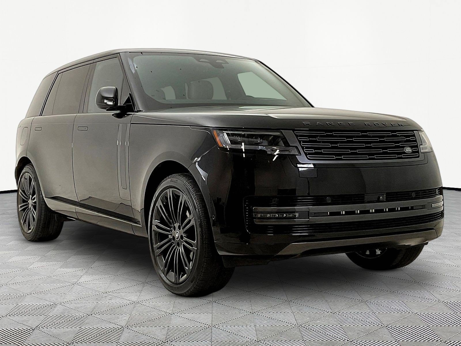 Used 2025 Land Rover Range Rover Long Wheelbase SE AWD/4WD image 3
