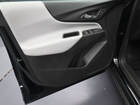 Used 2024 Chevrolet Equinox LS FWD image 12