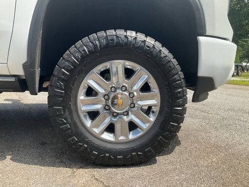 Used 2024 Chevrolet Silverado 3500 High Country w/ High Country Premium Package AWD/4WD image 10