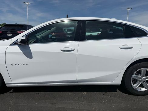 Used 2023 Chevrolet Malibu LT FWD image 34
