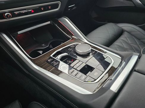 Used 2024 BMW X6 xDrive40i image 30