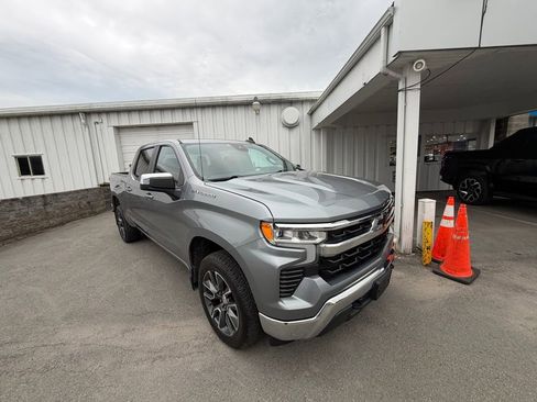 Used 2023 Chevrolet Silverado 1500 LT AWD/4WD image 7
