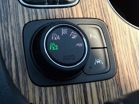 Used 2019 GMC Acadia Denali w/ Technology Package AWD/4WD image 28