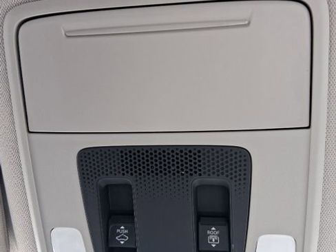 Used 2023 Honda Pilot Touring image 33