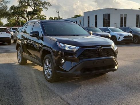Used 2025 Toyota RAV4 XLE AWD/4WD image 1